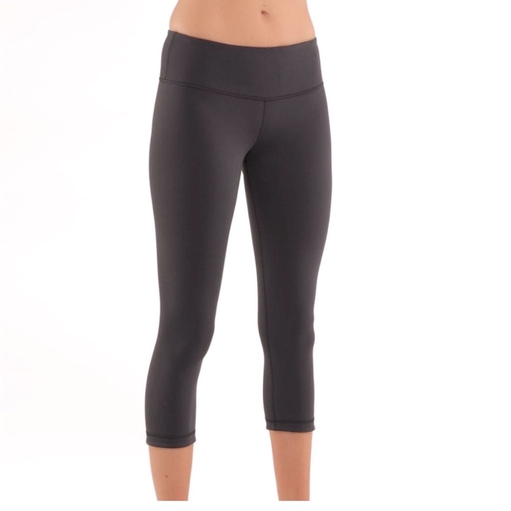 Lulemon Wonder Under Crop Size 6 Color Black